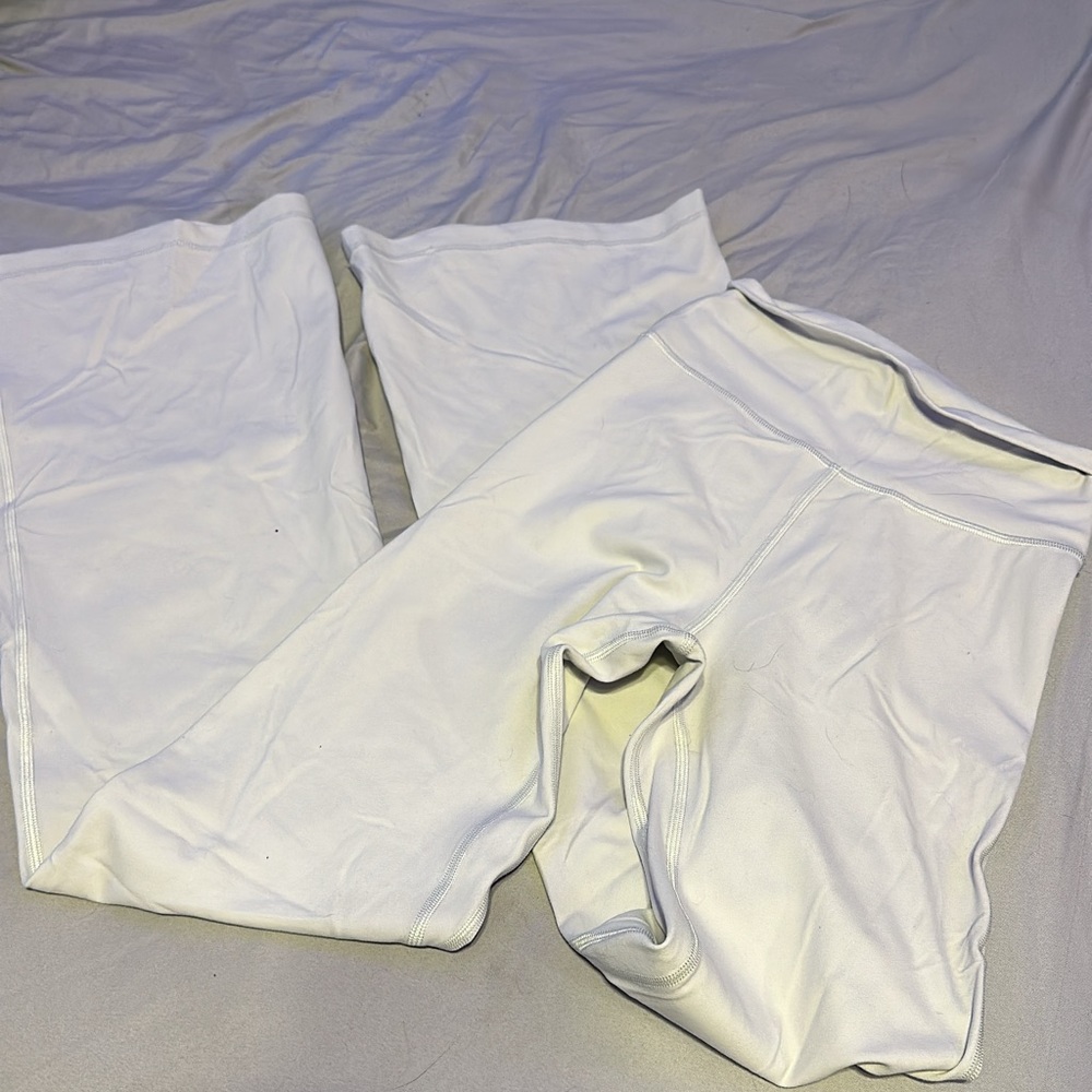 Size xs/s white leggings just like lulu